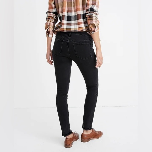Madewell Maternity Side-Panel Skinny Jeans in Berkeley Wash: Adjustable Edition - Picture 3 of 11